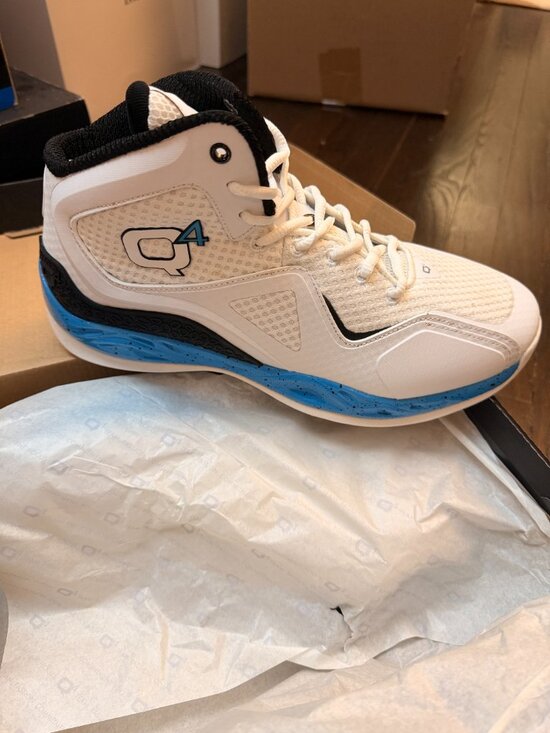 Q4 Basketball Sneakers Bundle - 2 pairs - Size 11
